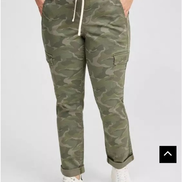 Torrid green camo weekend straight cargo pants Size 1 (14-16) - Picture 2 of 10